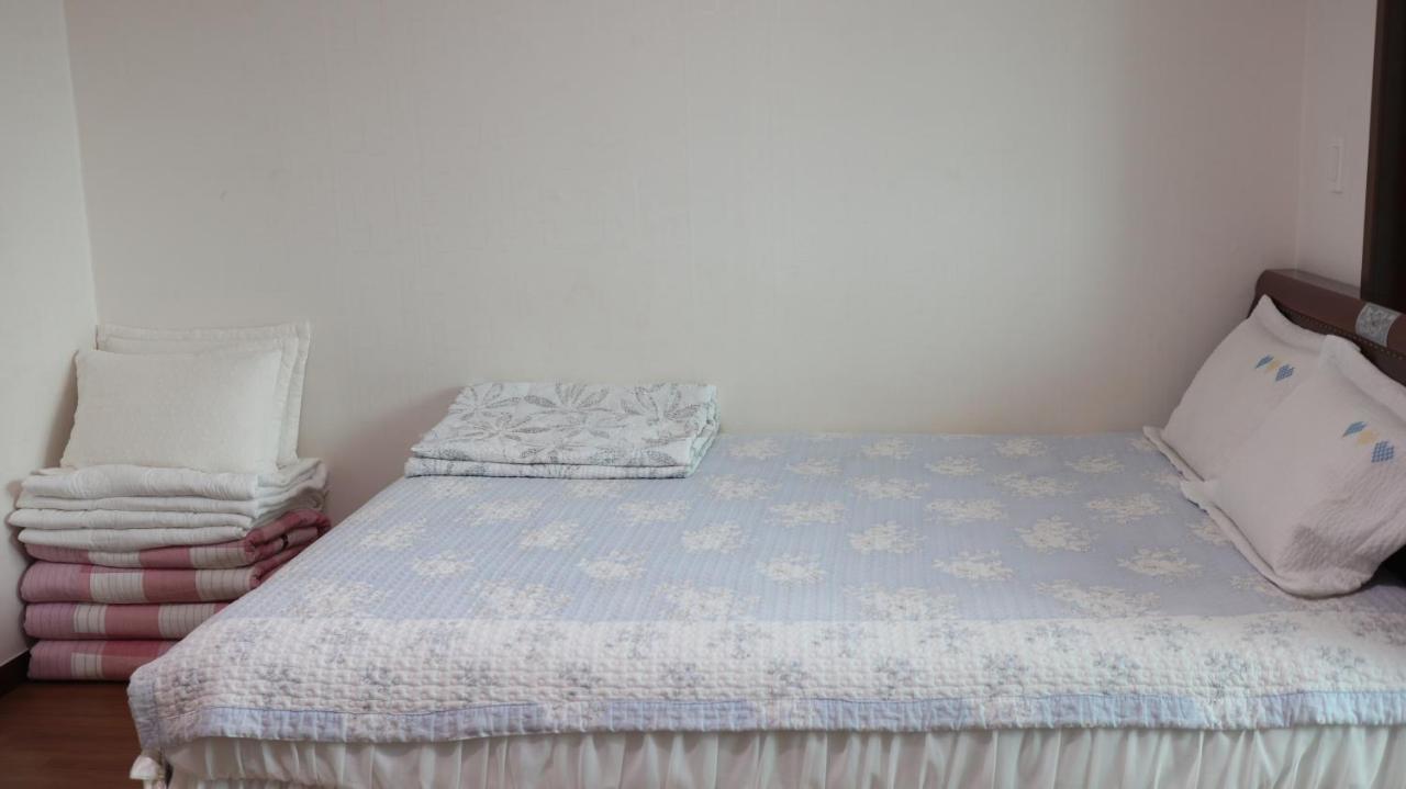 Seongsan Ilchulbong Pension Чеджу Екстериор снимка